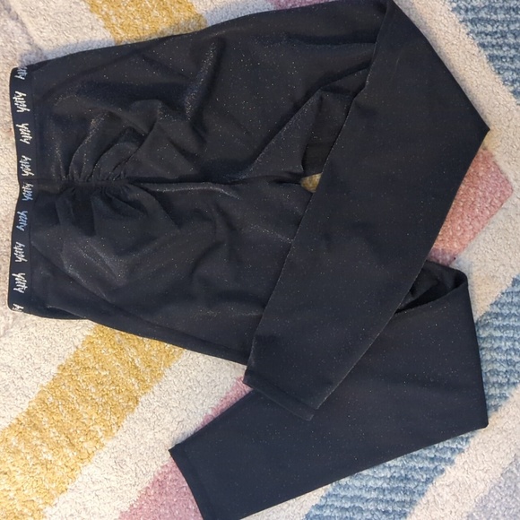 NWT Black Ruched Yitty Leggings - Picture 4 of 5